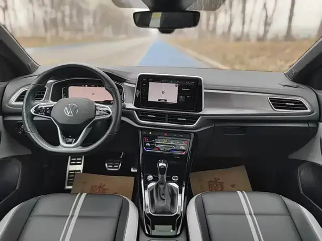 VOLKSWAGEN T-ROC 2023