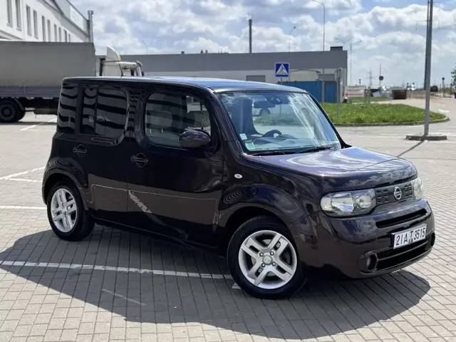NISSAN CUBE 2010