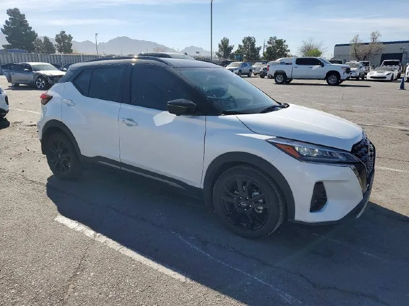 NISSAN KICKS SR 2023