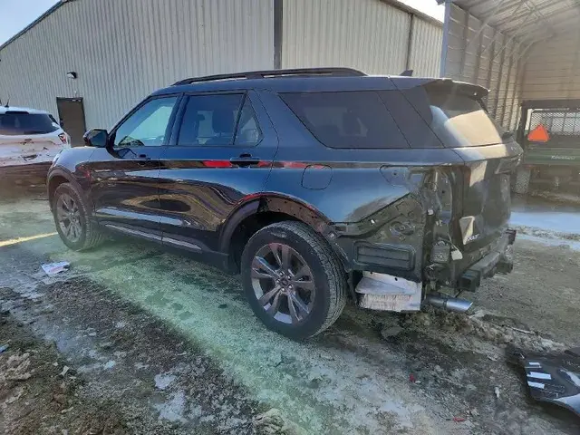 FORD EXPLORER XLT 2023