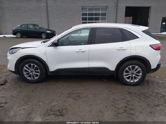 FORD ESCAPE SE 2022
