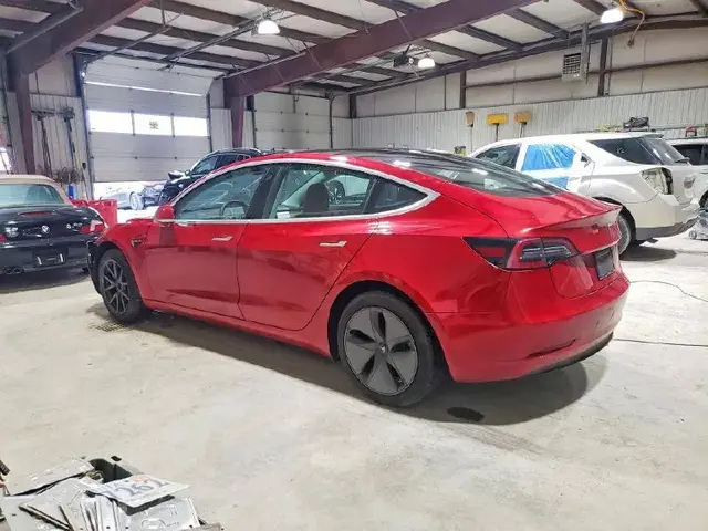 TESLA MODEL 3 2020