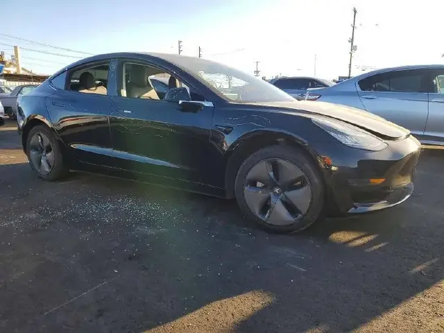 TESLA MODEL 3 2019