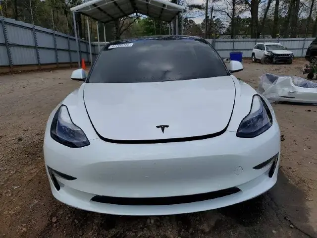 TESLA MODEL 3 2021