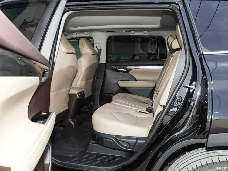 TOYOTA HIGHLANDER 380T 4WD 2026