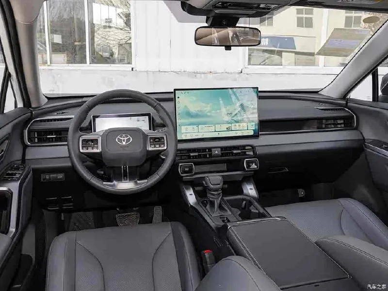 TOYOTA RAV 4 4WD LUXURY 2026