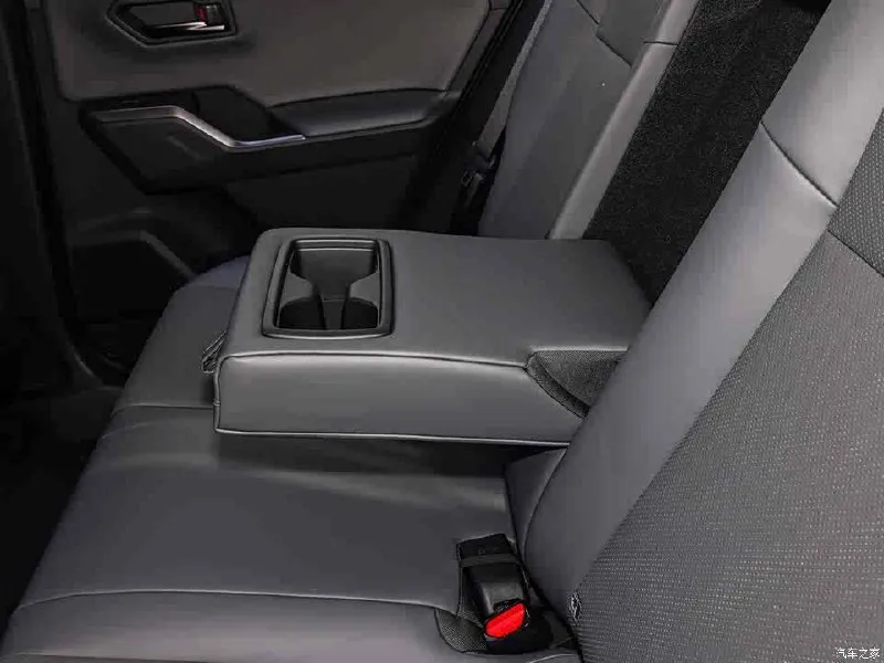 TOYOTA RAV 4 4WD LUXURY 2026