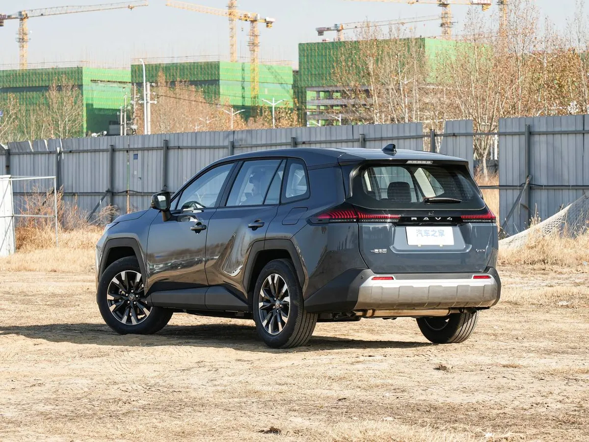 TOYOTA RAV 4 2WD HYBRID 2026