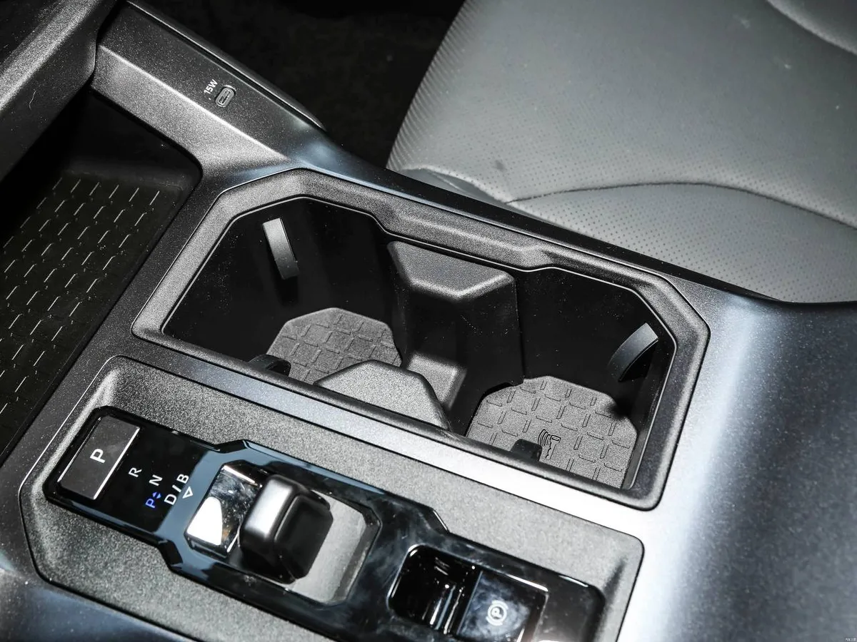 TOYOTA RAV 4 2WD HYBRID 2026