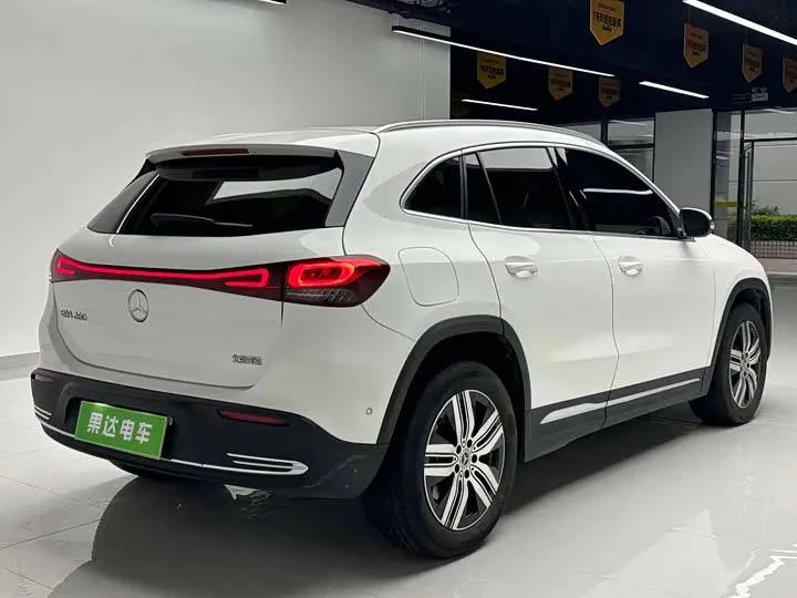 MERCEDES-BENZ EQA260 2023