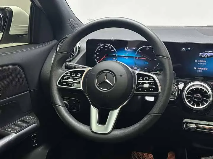 MERCEDES-BENZ EQA260 2023