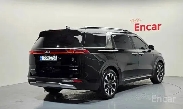 KIA CARNIVAL SIGNATURE 2023
