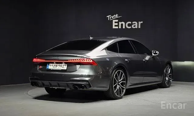 AUDI S7 2022