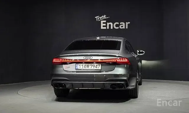 AUDI S7 2022