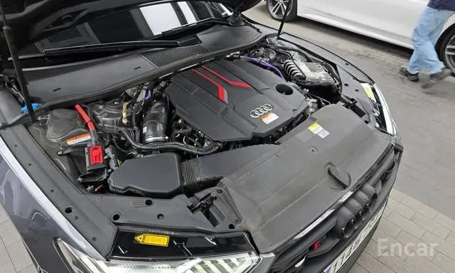 AUDI S7 2022
