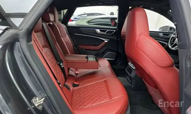 AUDI S7 2022