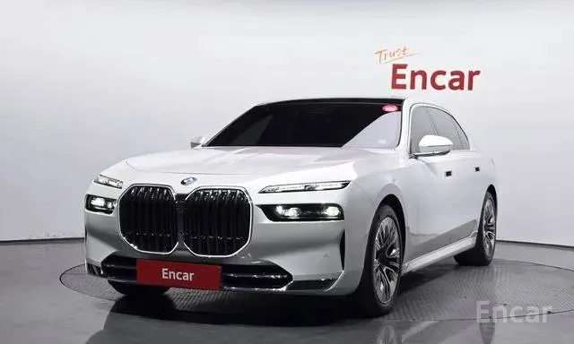 BMW 740I SDRIVE DESIGN PURE 2023