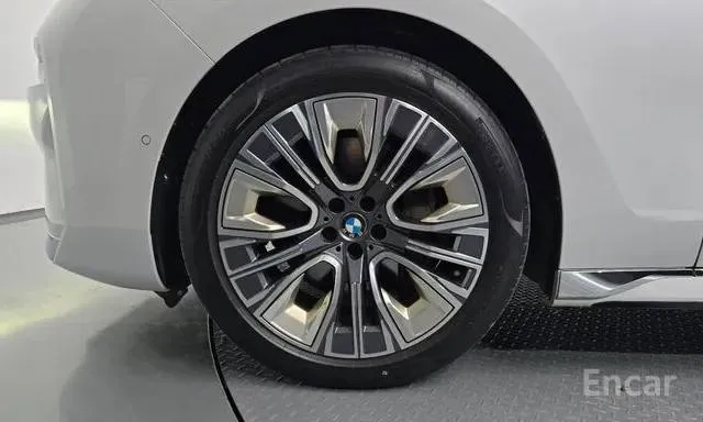 BMW 740I SDRIVE DESIGN PURE 2023