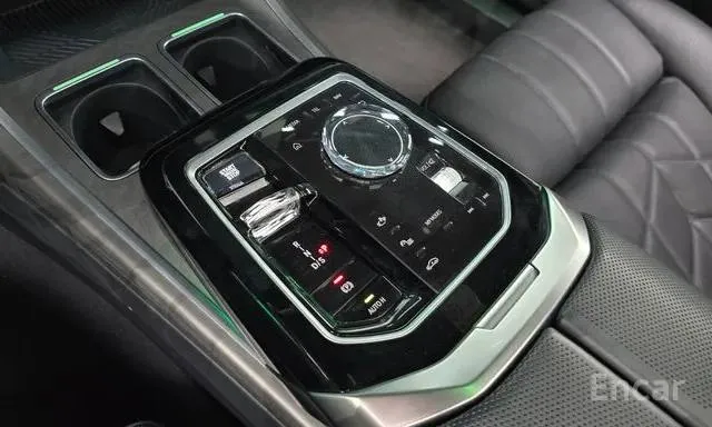 BMW 740I SDRIVE DESIGN PURE 2023