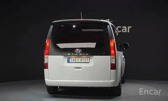 HYUNDAI STARIA TOURER 9-SEATER MODERN 2022