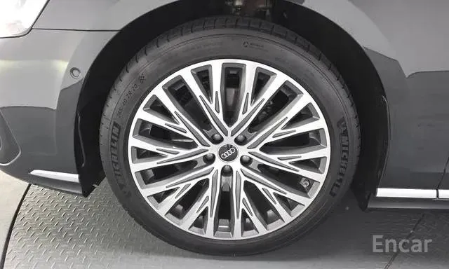 AUDI A8 PREMIUM 2023