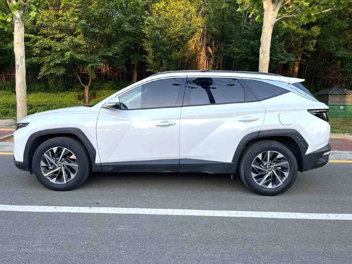 HYUNDAI TUCSON 2023