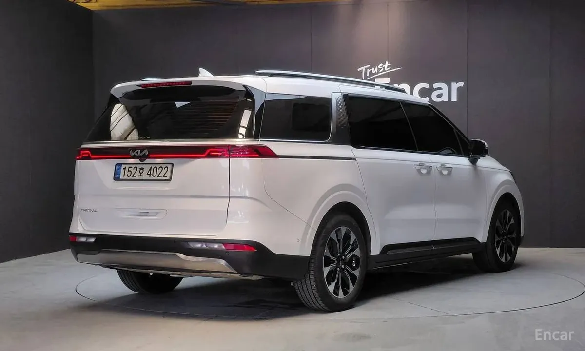 KIA CARNIVAL SIGNATURE 2022