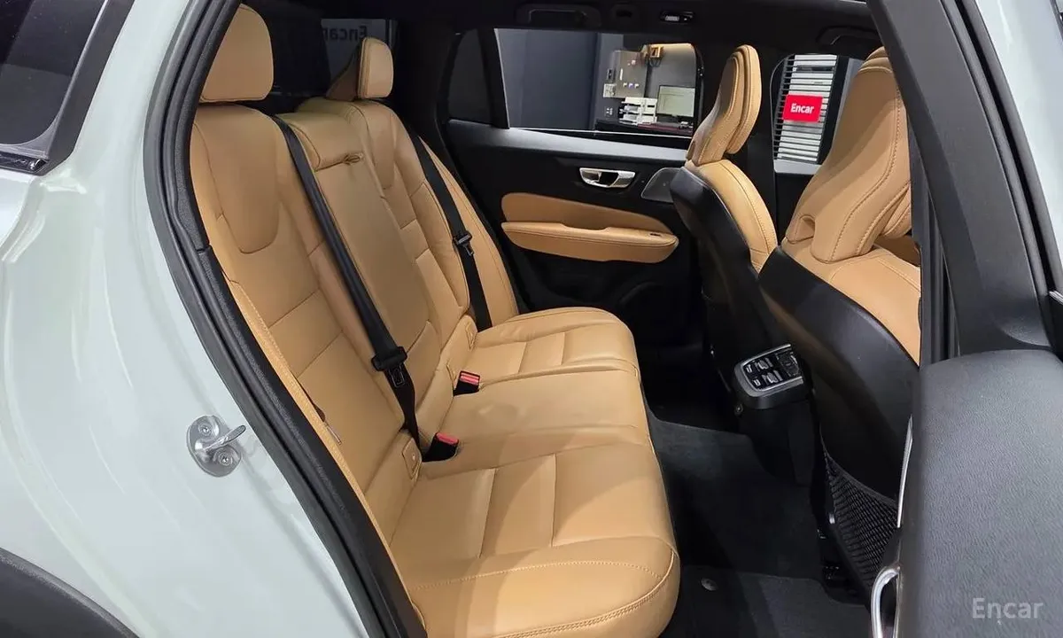 VOLVO V60 CROSS COUNTRY B5 2023