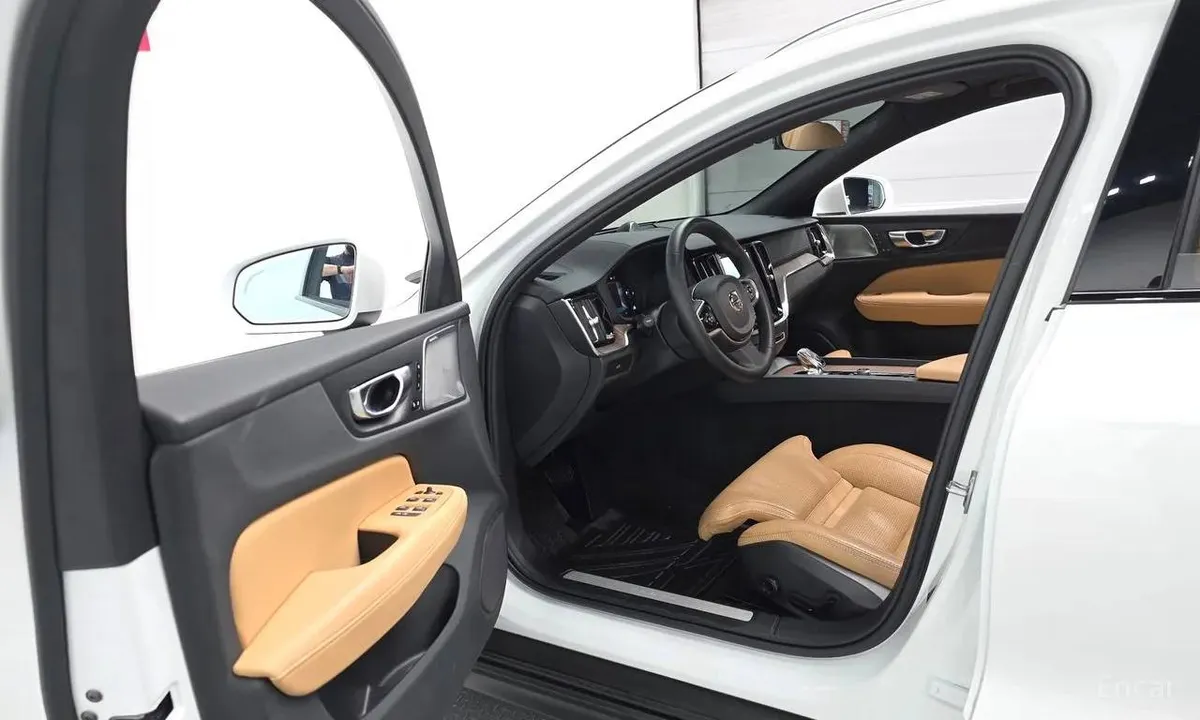 VOLVO V60 CROSS COUNTRY B5 2023