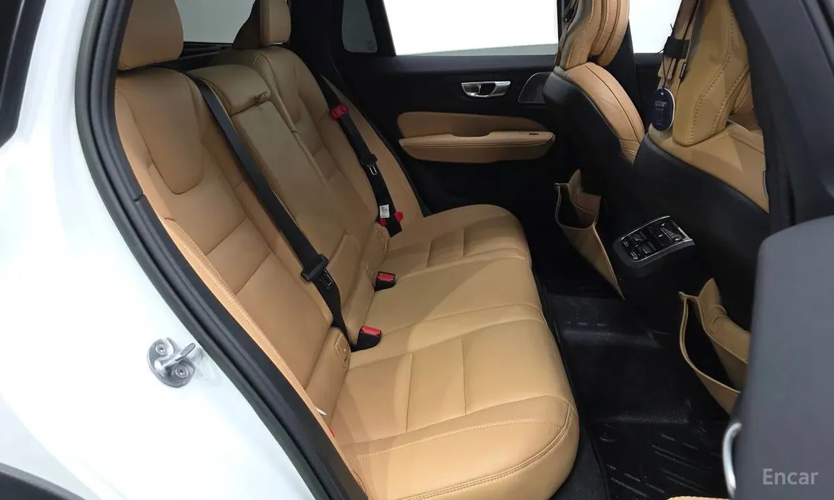 VOLVO V60 CROSS COUNTRY B5 2023