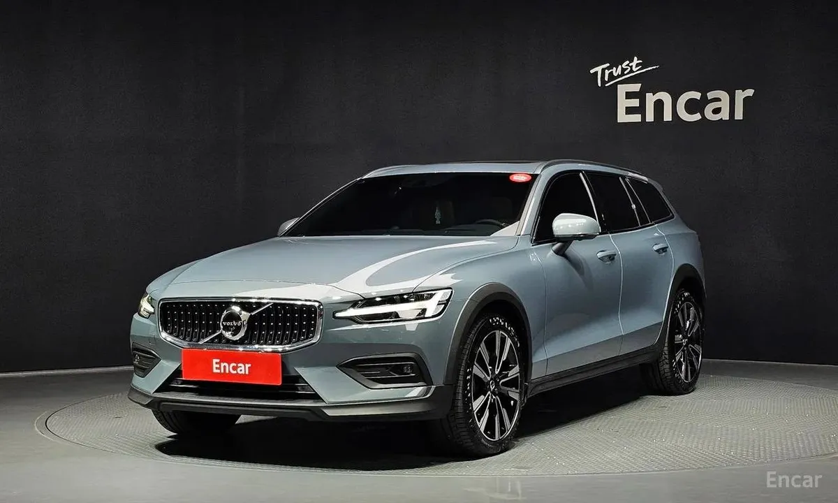 VOLVO V60 CROSS COUNTRY B5 2022