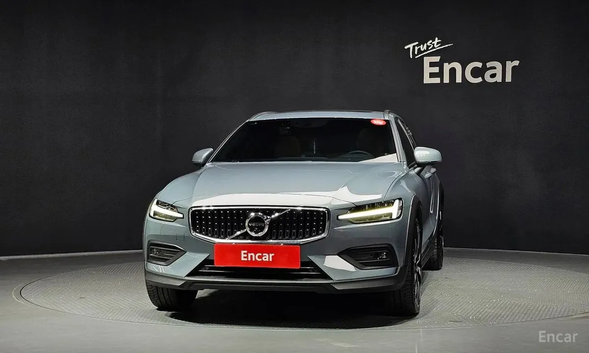 VOLVO V60 CROSS COUNTRY B5 2022