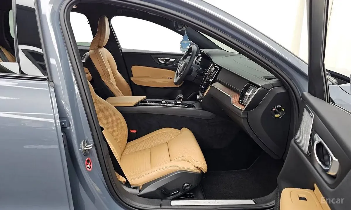 VOLVO V60 CROSS COUNTRY B5 2022