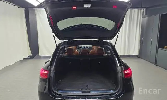 MERCEDES-BENZ GLC220D 4MATIC 2023