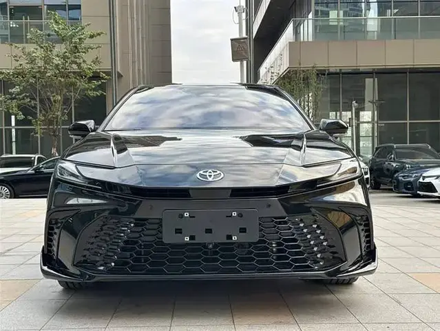 TOYOTA CAMRY HYBRID 2025