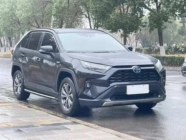 TOYOTA RAV4 2025