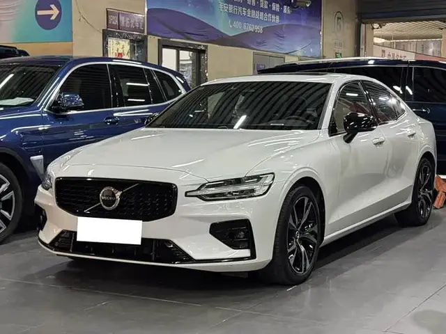 VOLVO S60 B5 2024