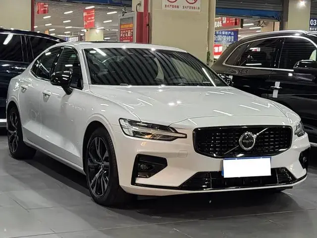 VOLVO S60 B5 2024