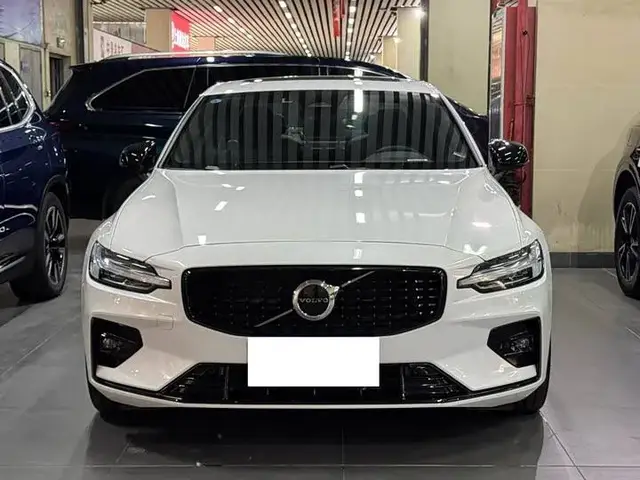 VOLVO S60 B5 2024
