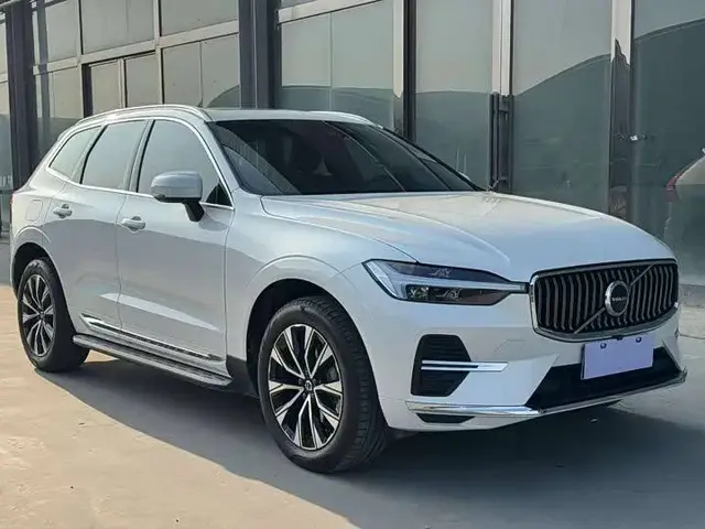 VOLVO XC60 B5 4WD 2023