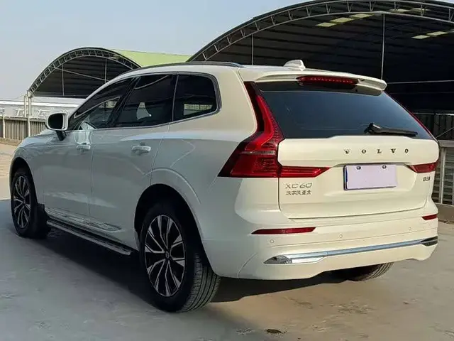 VOLVO XC60 B5 4WD 2023