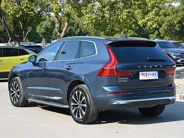 VOLVO XC60 B5 4WD 2023