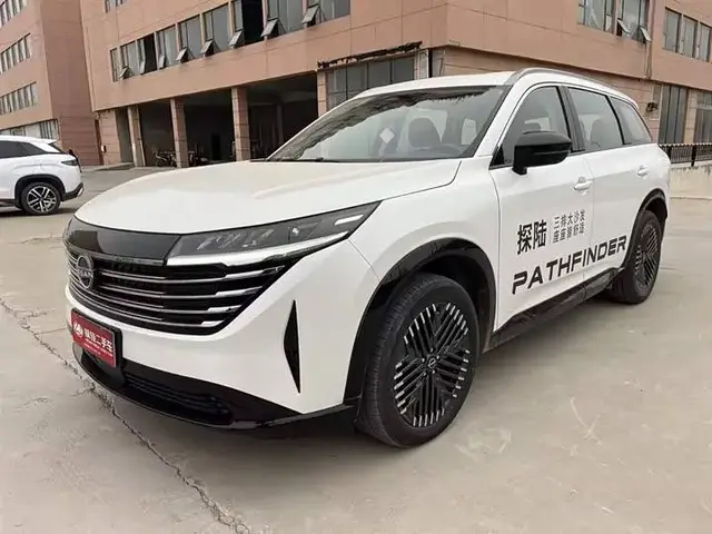 NISSAN PATHFINDER 2026