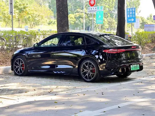 BYD SEAL KM QUAD-DRIVE SEAL 600 KM QUAD-DRIVE 2025