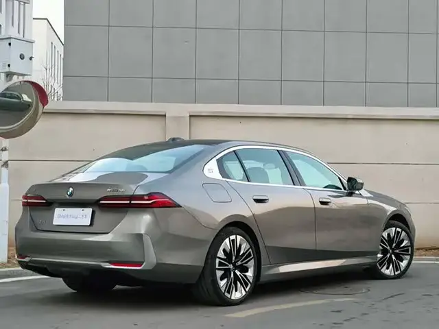 BMW I5 EDRIVE 35L 2025