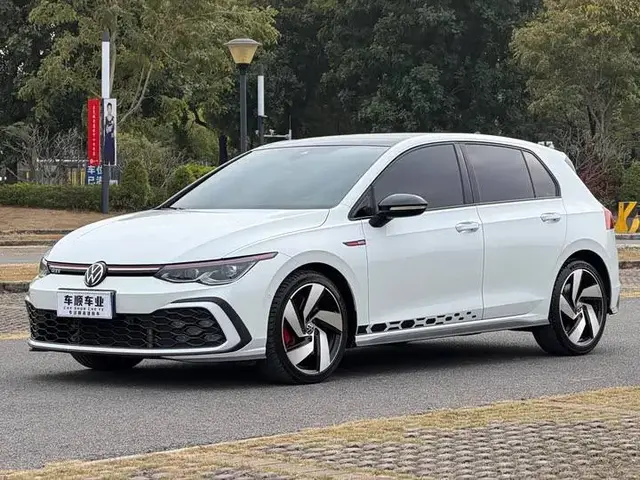 VOLKSWAGEN GOLF GTI 2023