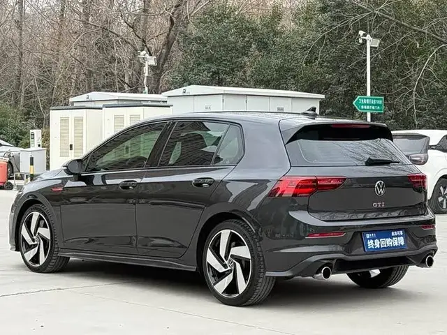 VOLKSWAGEN GOLF GTI 2022