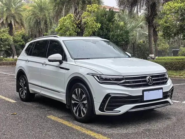 VOLKSWAGEN TIGUAN L R-LINE FWD 2023