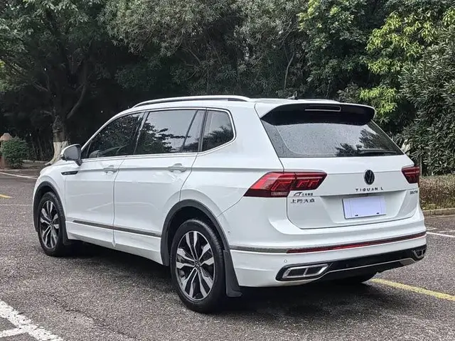 VOLKSWAGEN TIGUAN L R-LINE FWD 2023
