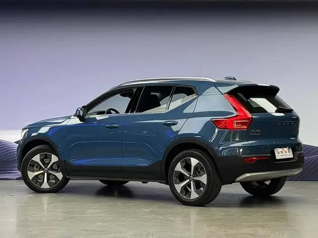 VOLVO XC40 B4 4WD 2023